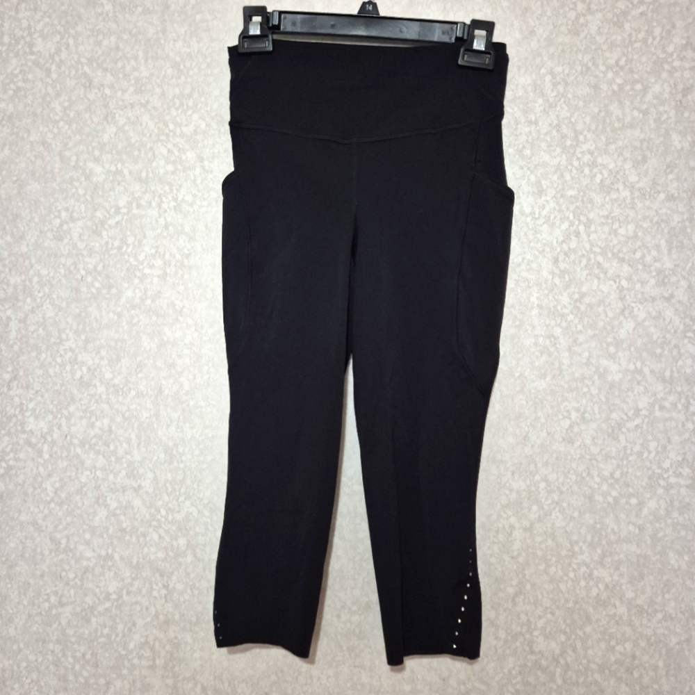lululemon athletica Black Ankle Pants..SIZE:6